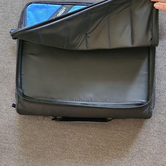 Tech Gear Black/light blue zipper binder w/ handle, detachable pencil pouch OS - Picture 4 of 5